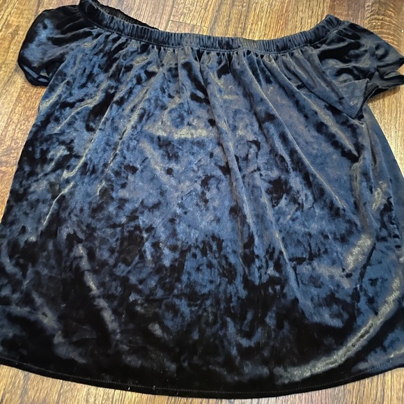 Olive + oak off the shoulder top S - Picture 1 of 4